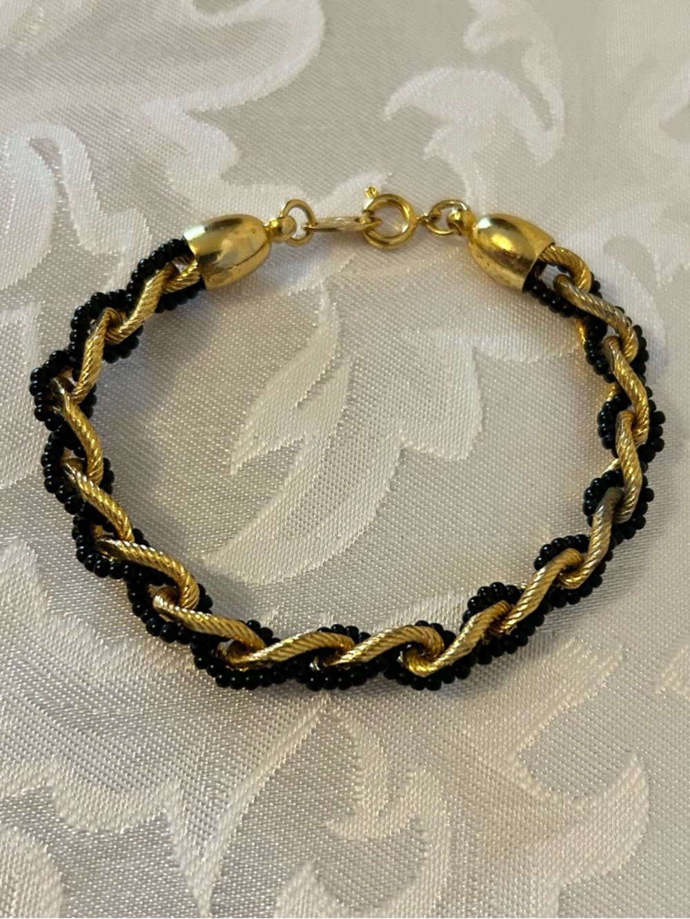 Trifari Vintage Gold Tone & Black Beaded 7.5" Twisted Rope Chain Bracelet